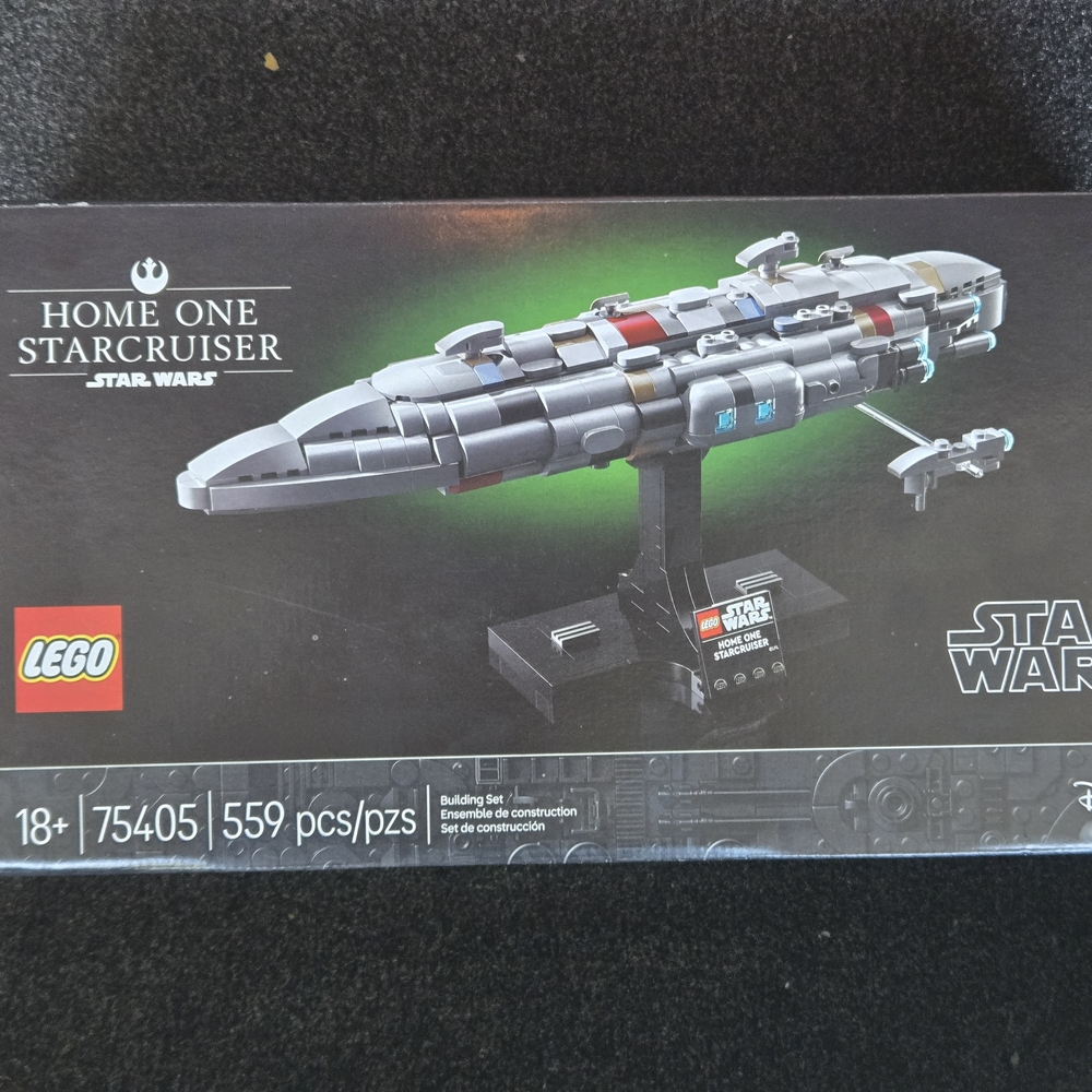 Lego Home One Starcruiser Display Set - Black with Red and Blue Accents